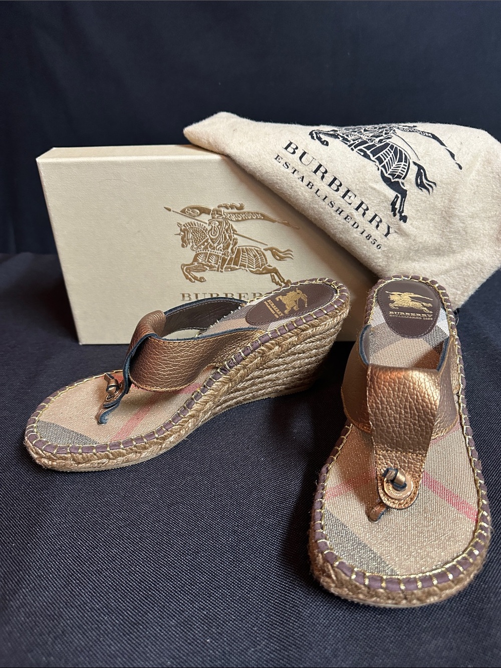 ✨Burberry London espadrille wedge thong sandals 39
